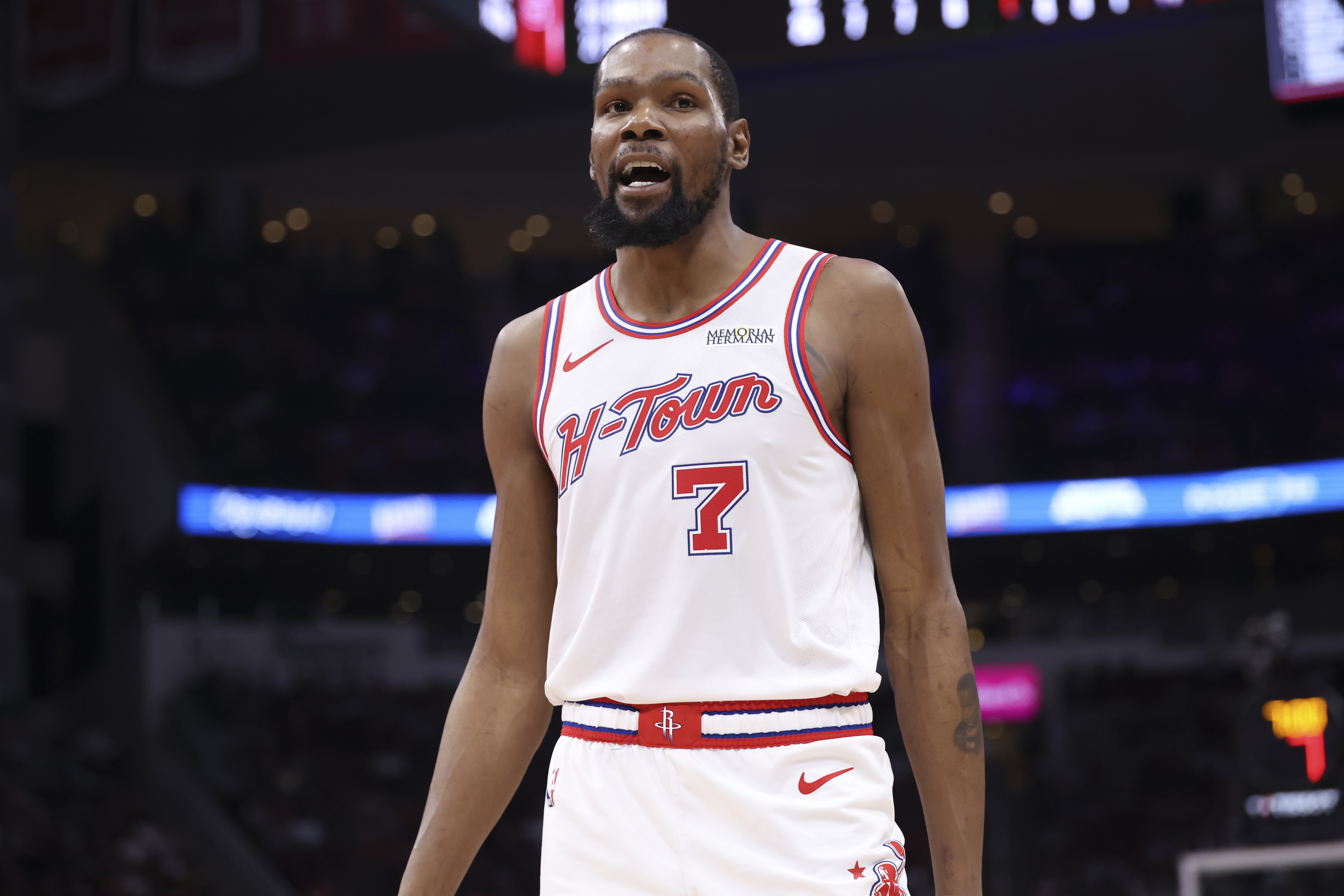 热点赛事-KD：我打球时不会去留意狄龙 他搞垃圾话是感觉自己无法融入比赛